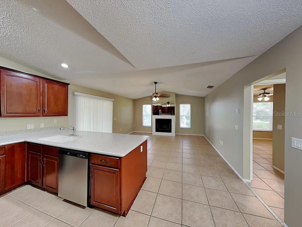 Image 6 of 14 For 2275 Cork Oak Street E