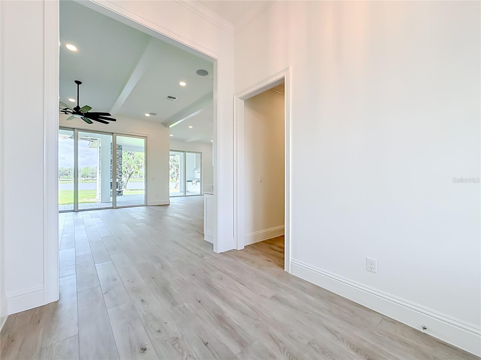 Listing photo id 8 for 6530 156th Loop 3 & 4