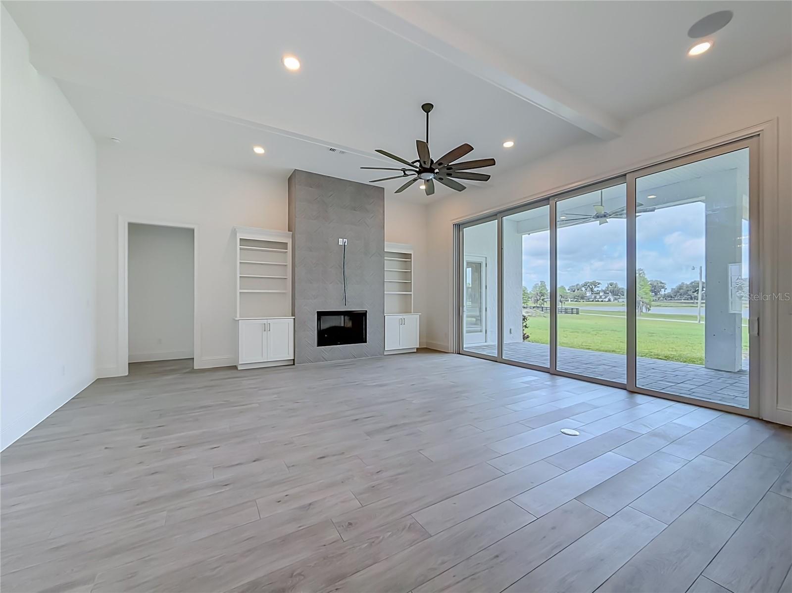Listing photo id 13 for 6530 156th Loop 3 & 4