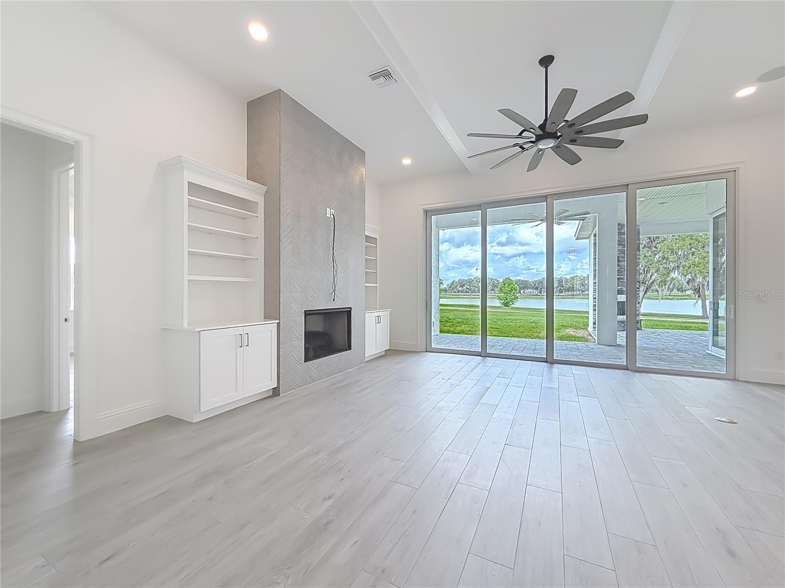 Listing photo id 14 for 6530 156th Loop 3 & 4