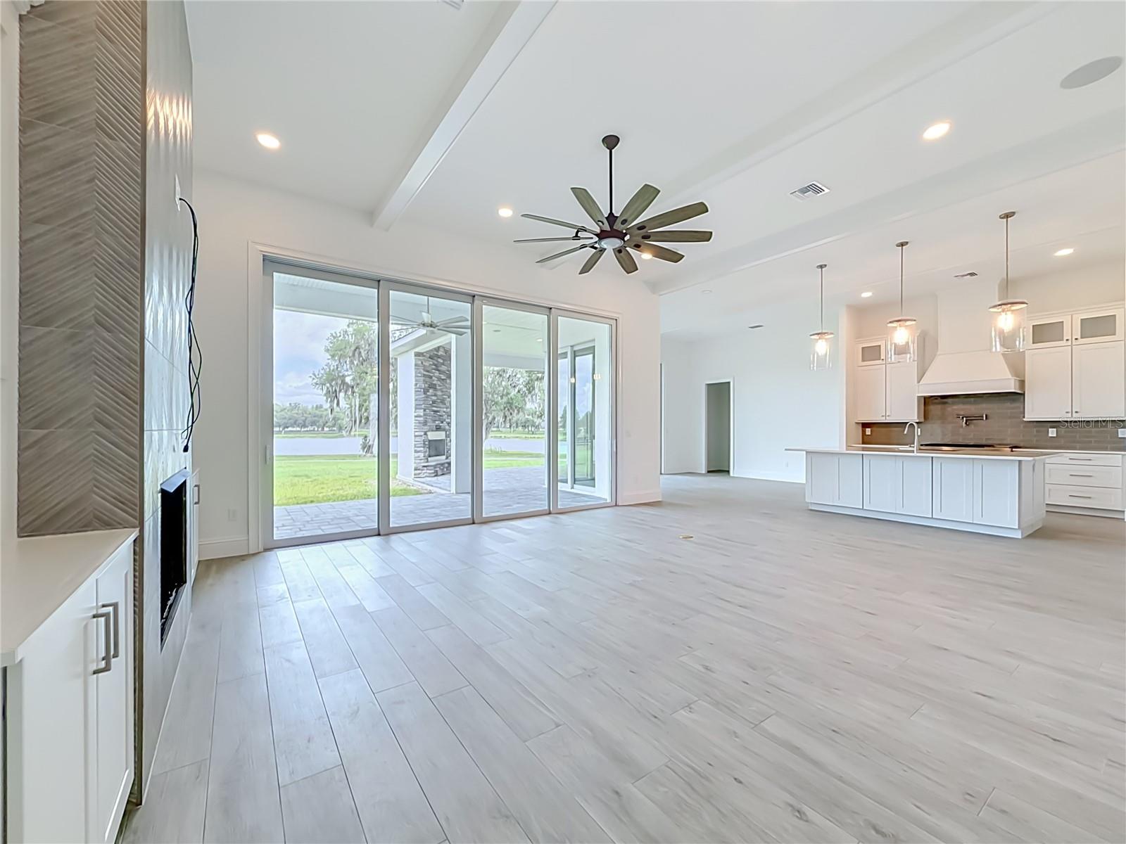 Listing photo id 15 for 6530 156th Loop 3 & 4