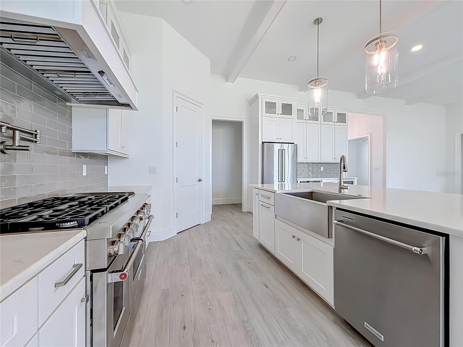 Listing photo id 25 for 6530 156th Loop 3 & 4