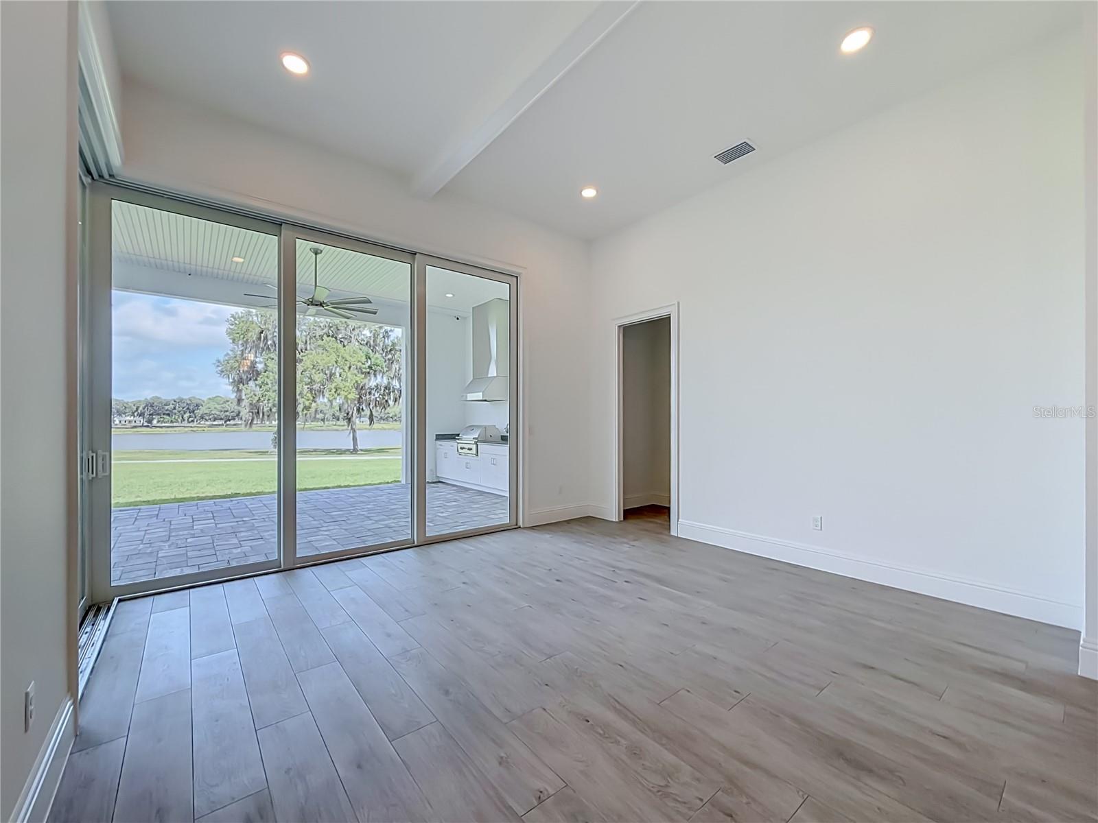 Listing photo id 27 for 6530 156th Loop 3 & 4