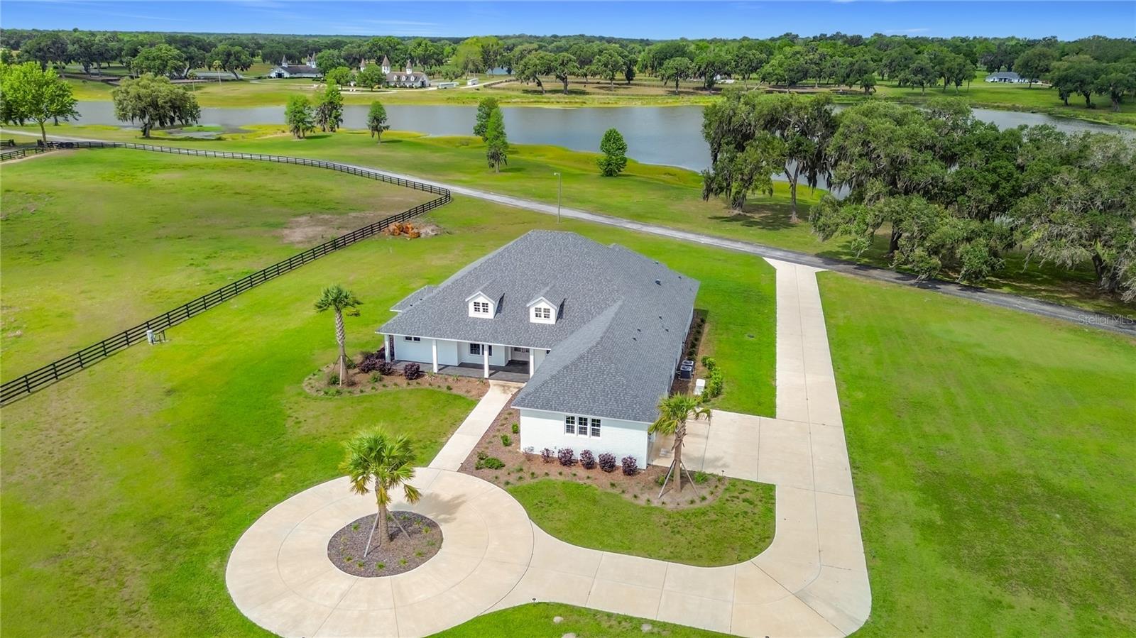 Listing photo id 1 for 6530 156th Loop 3 & 4