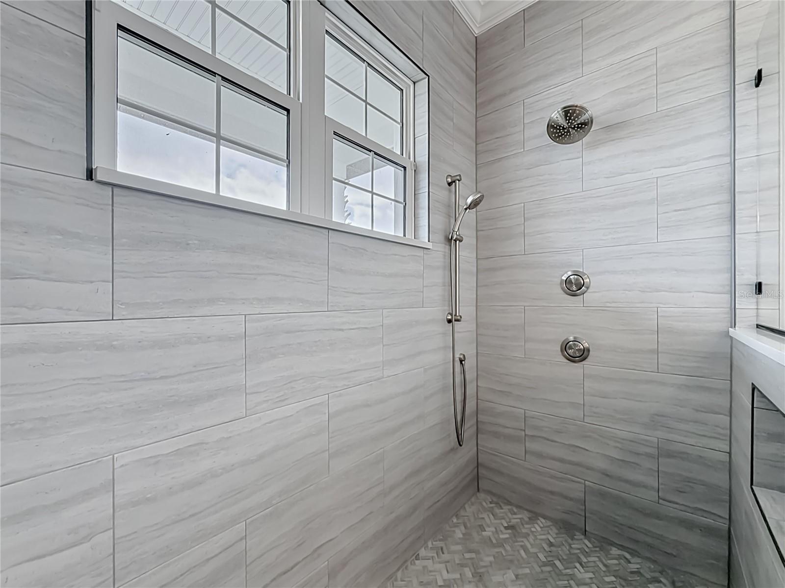 Listing photo id 41 for 6530 156th Loop 3 & 4