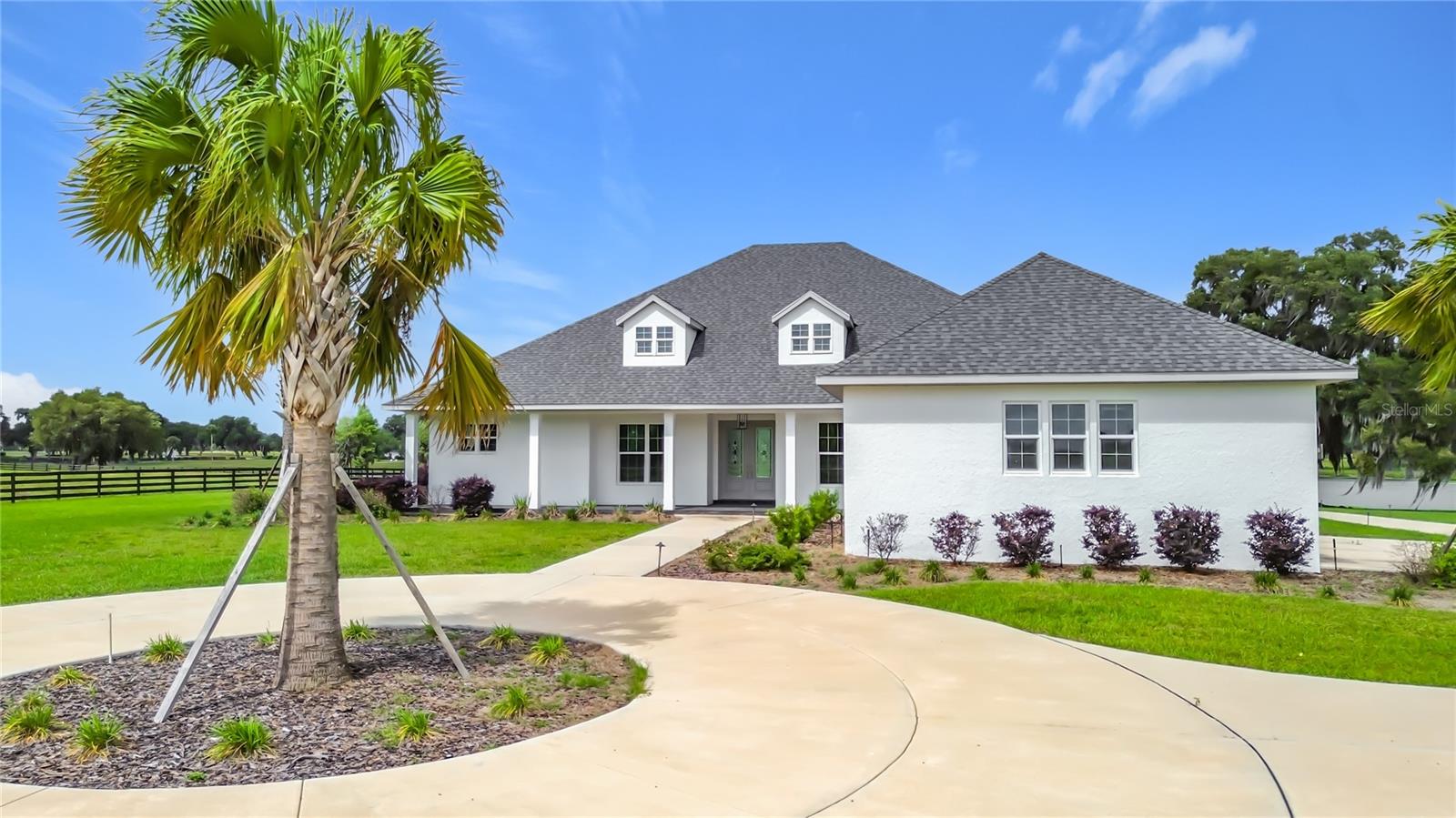 Listing photo id 3 for 6530 156th Loop 3 & 4