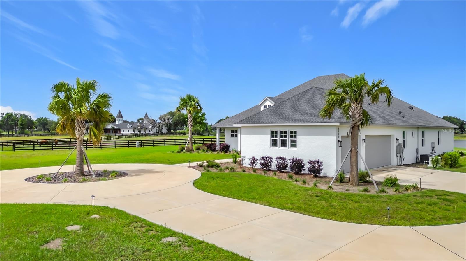 Listing photo id 4 for 6530 156th Loop 3 & 4