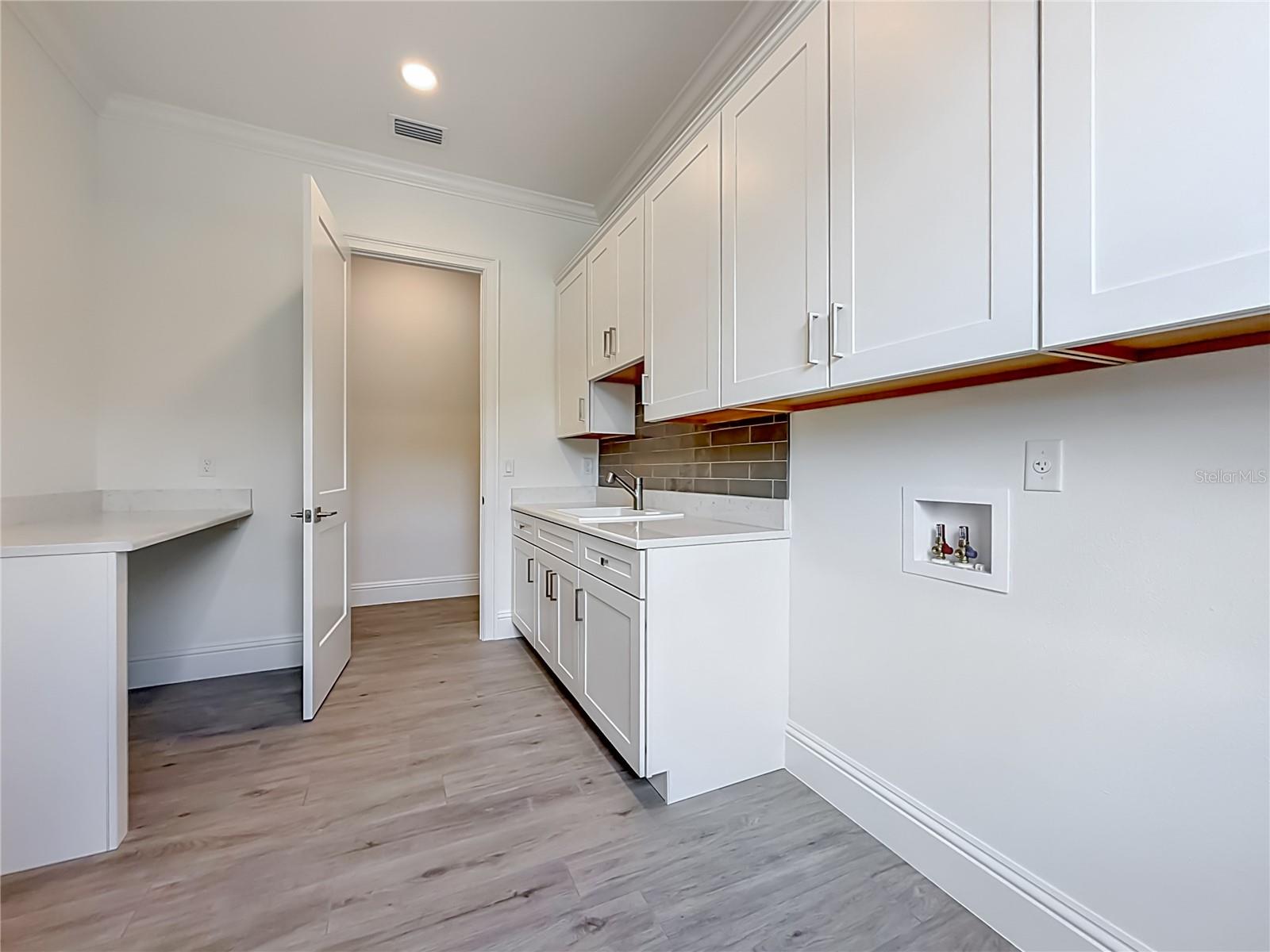 Listing photo id 59 for 6530 156th Loop 3 & 4