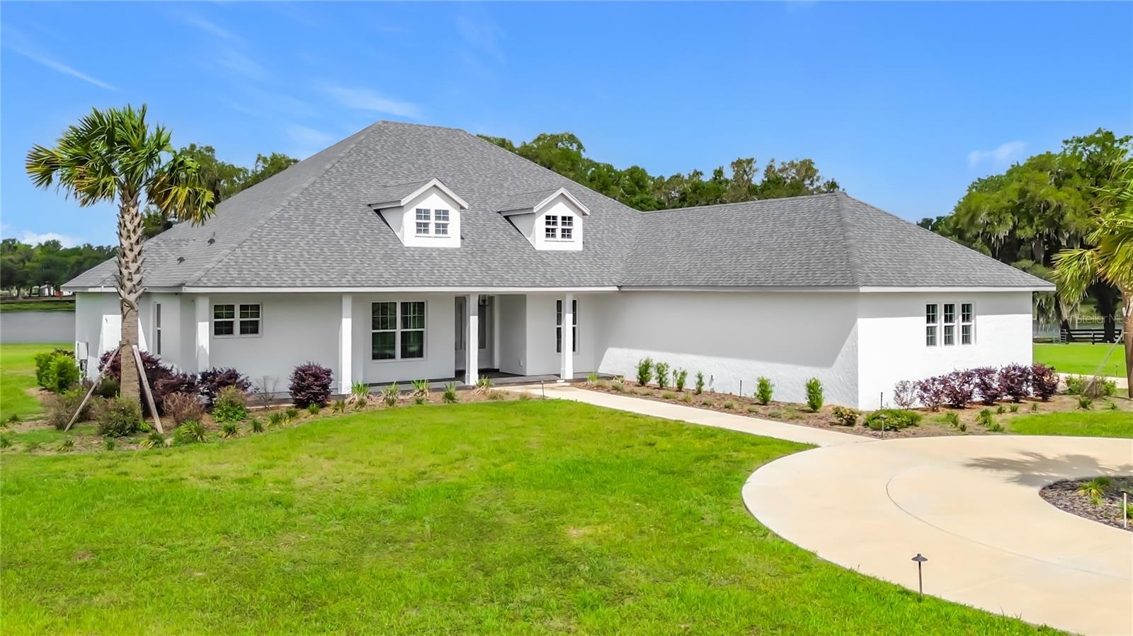 Listing photo id 5 for 6530 156th Loop 3 & 4