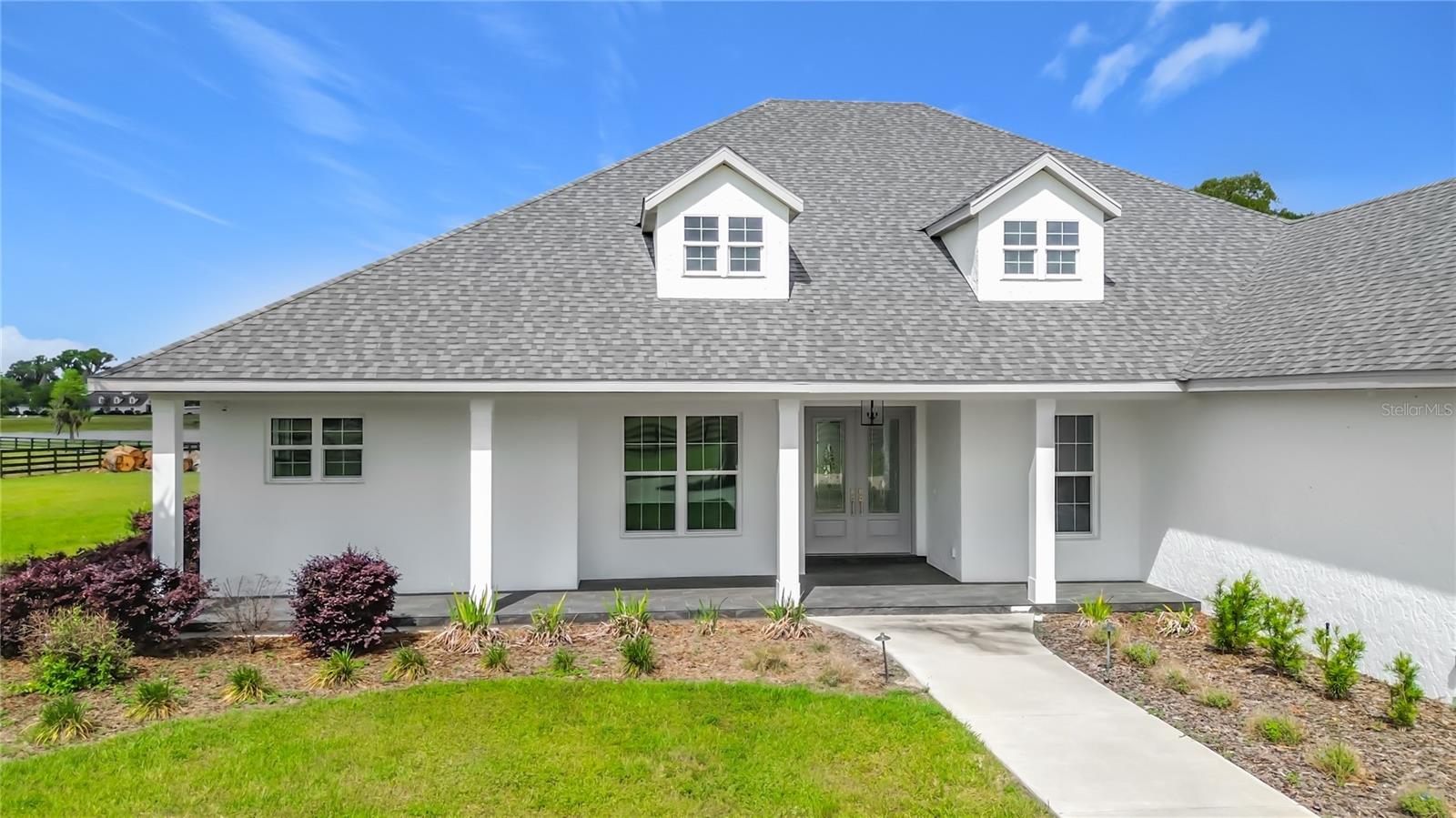 Listing photo id 6 for 6530 156th Loop 3 & 4