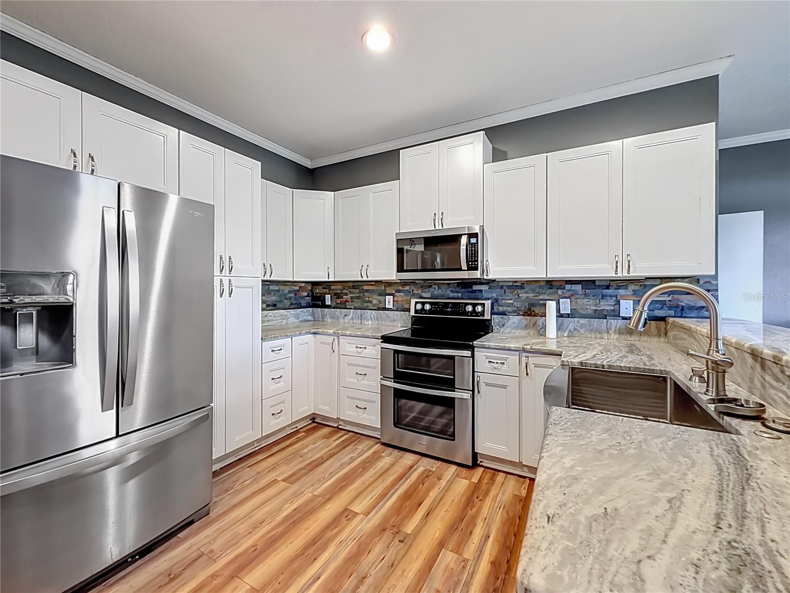 Listing photo id 80 for 6530 156th Loop 3 & 4
