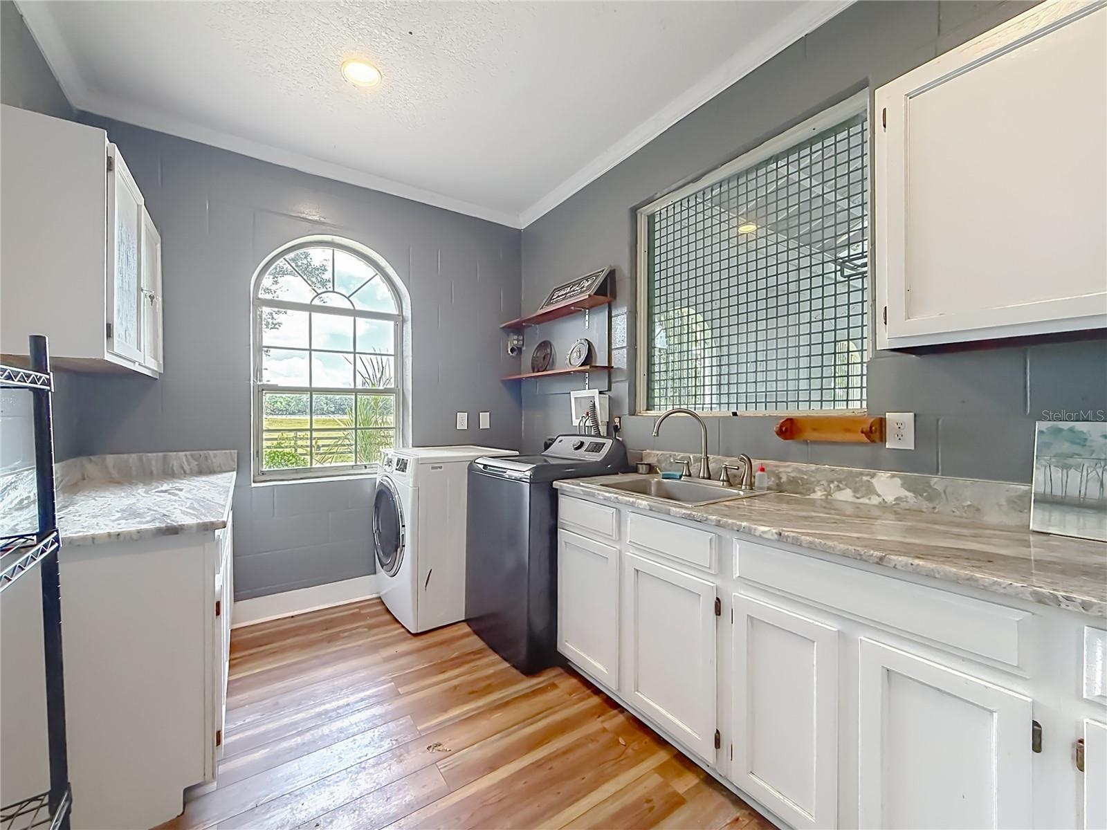 Listing photo id 90 for 6530 156th Loop 3 & 4