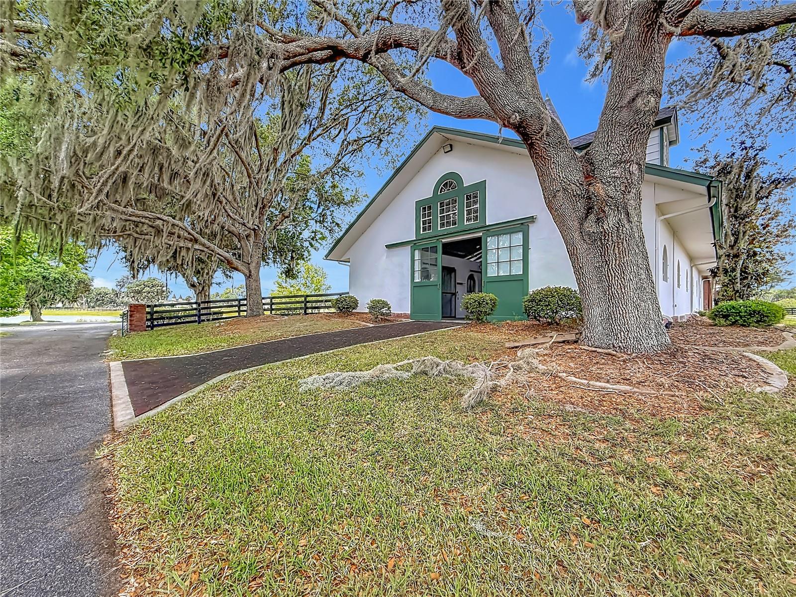 Listing photo id 91 for 6530 156th Loop 3 & 4
