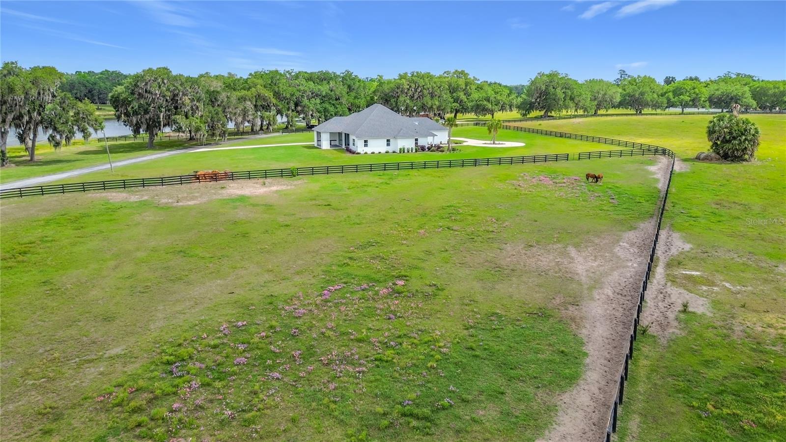 Listing photo id 97 for 6530 156th Loop 3 & 4