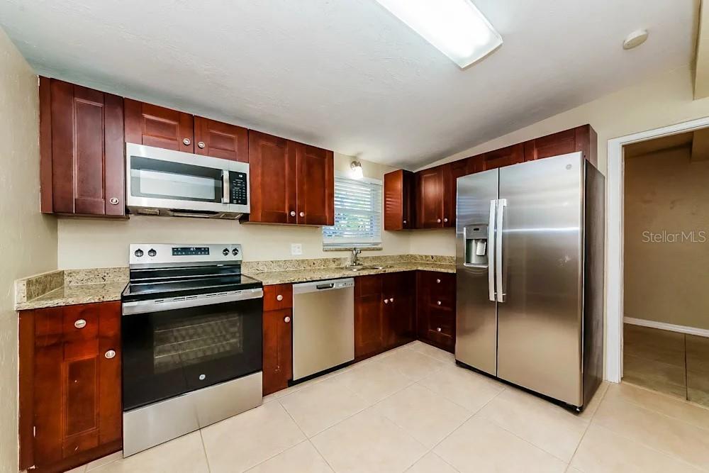 Image 7 of 15 For 6218 Nutmeg Avenue