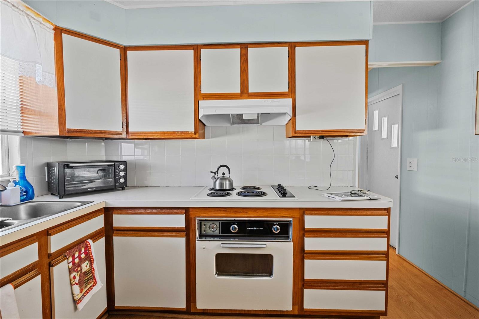 Image 8 of 61 For 36821 Grace Avenue