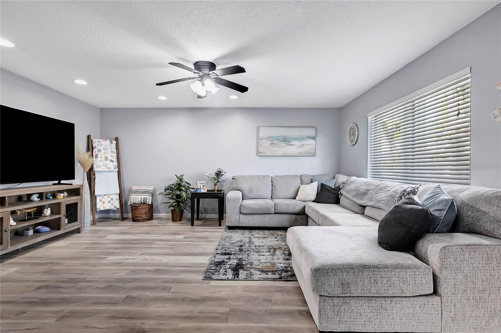 Image 3 of 21 For 350 79th Avenue N 238