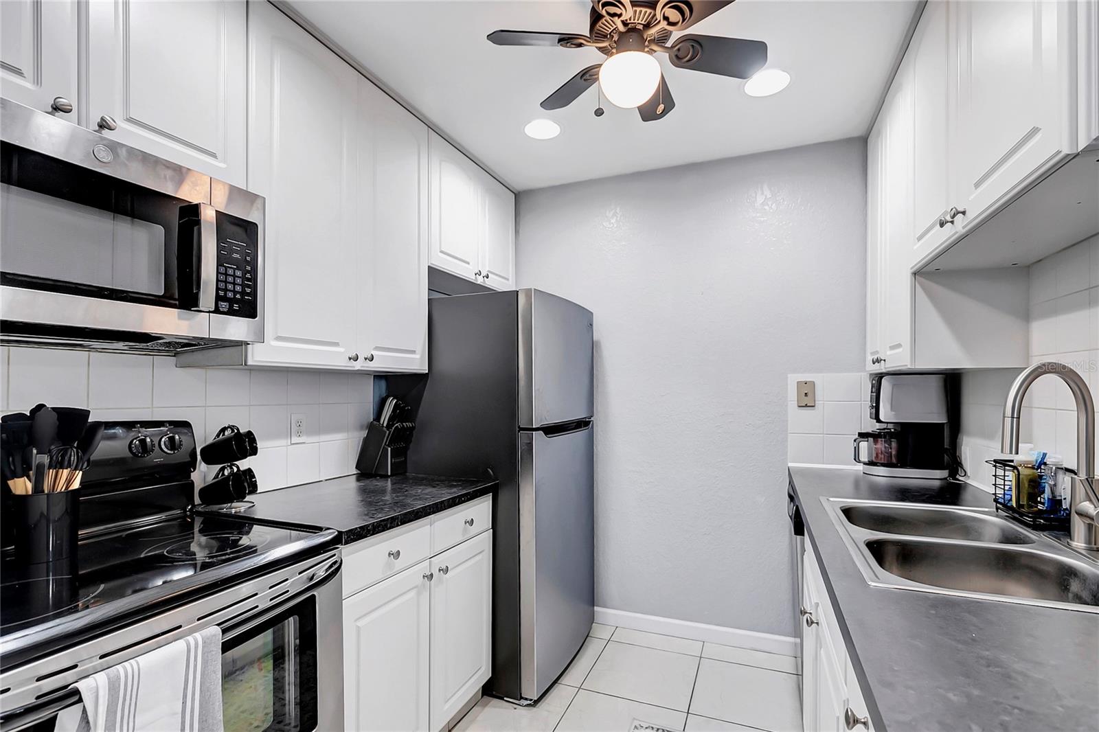 Image 9 of 21 For 350 79th Avenue N 238