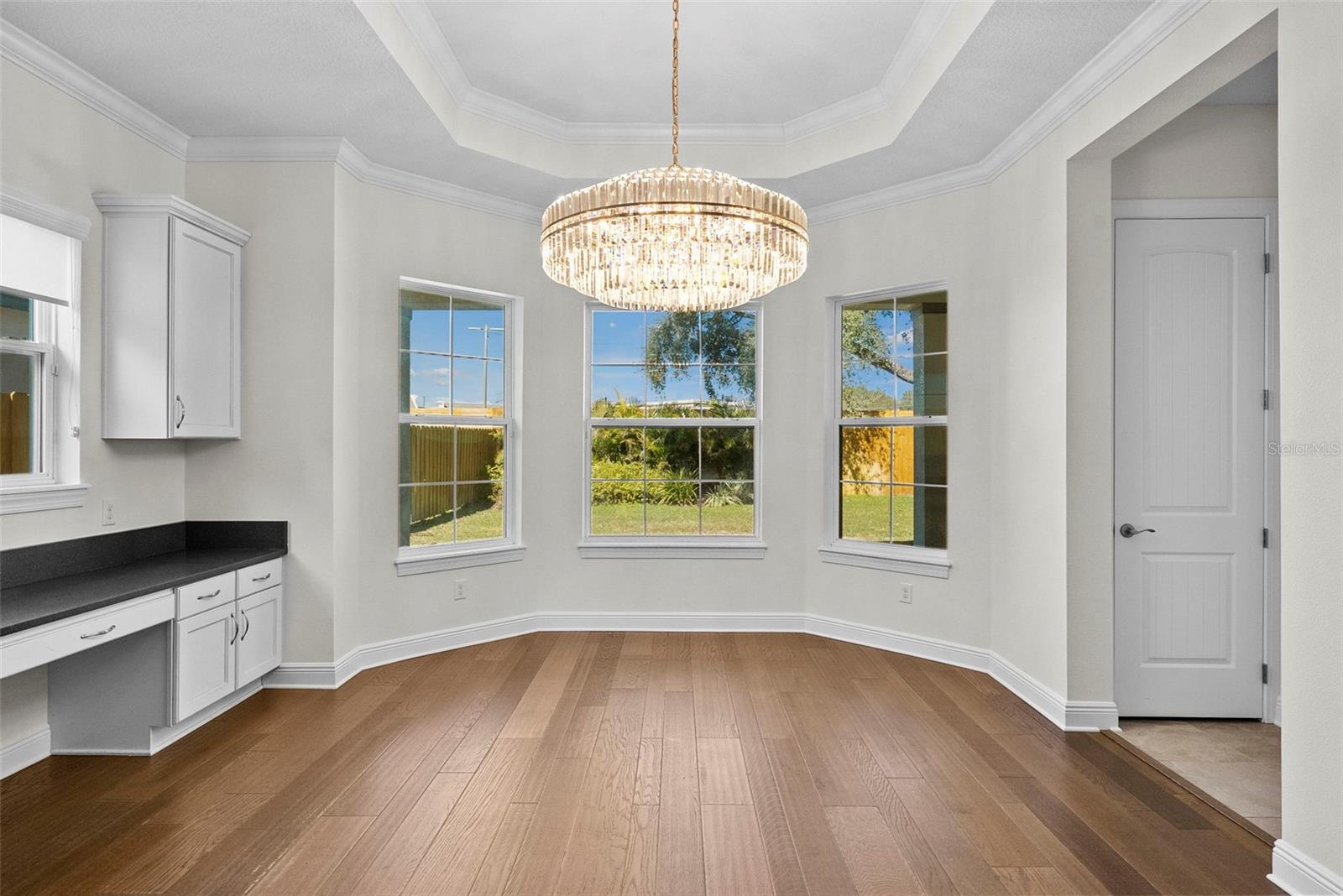 Listing photo id 15 for 3701 Jetton Avenue