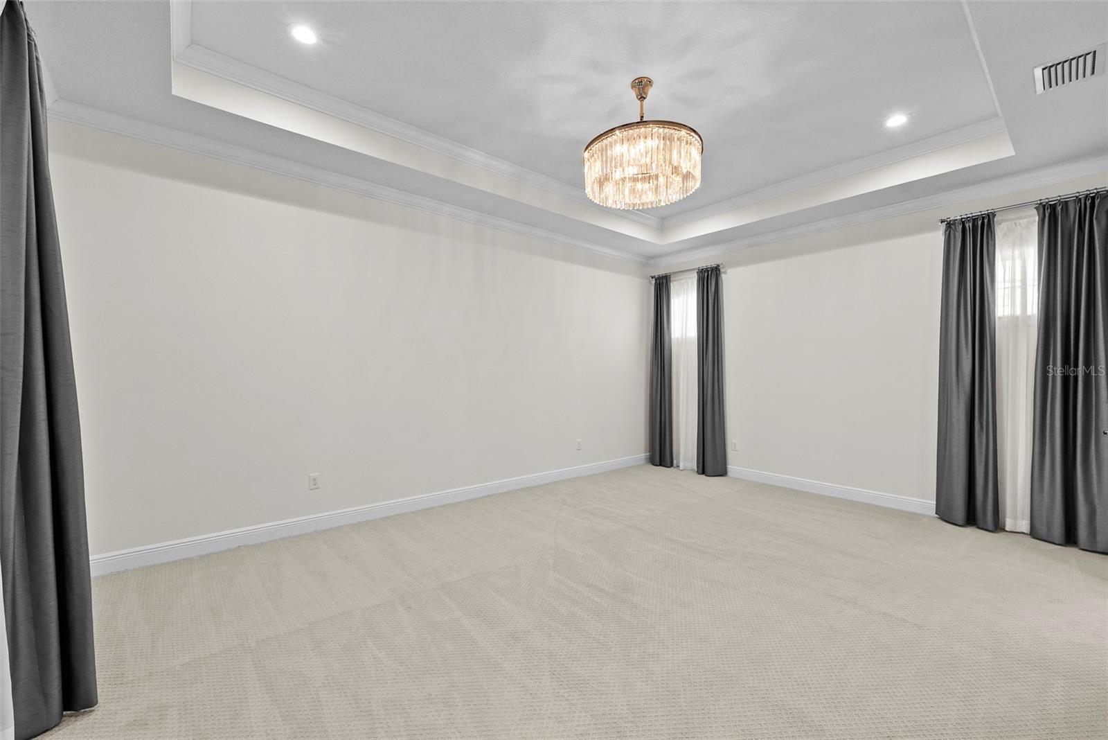 Listing photo id 21 for 3701 Jetton Avenue