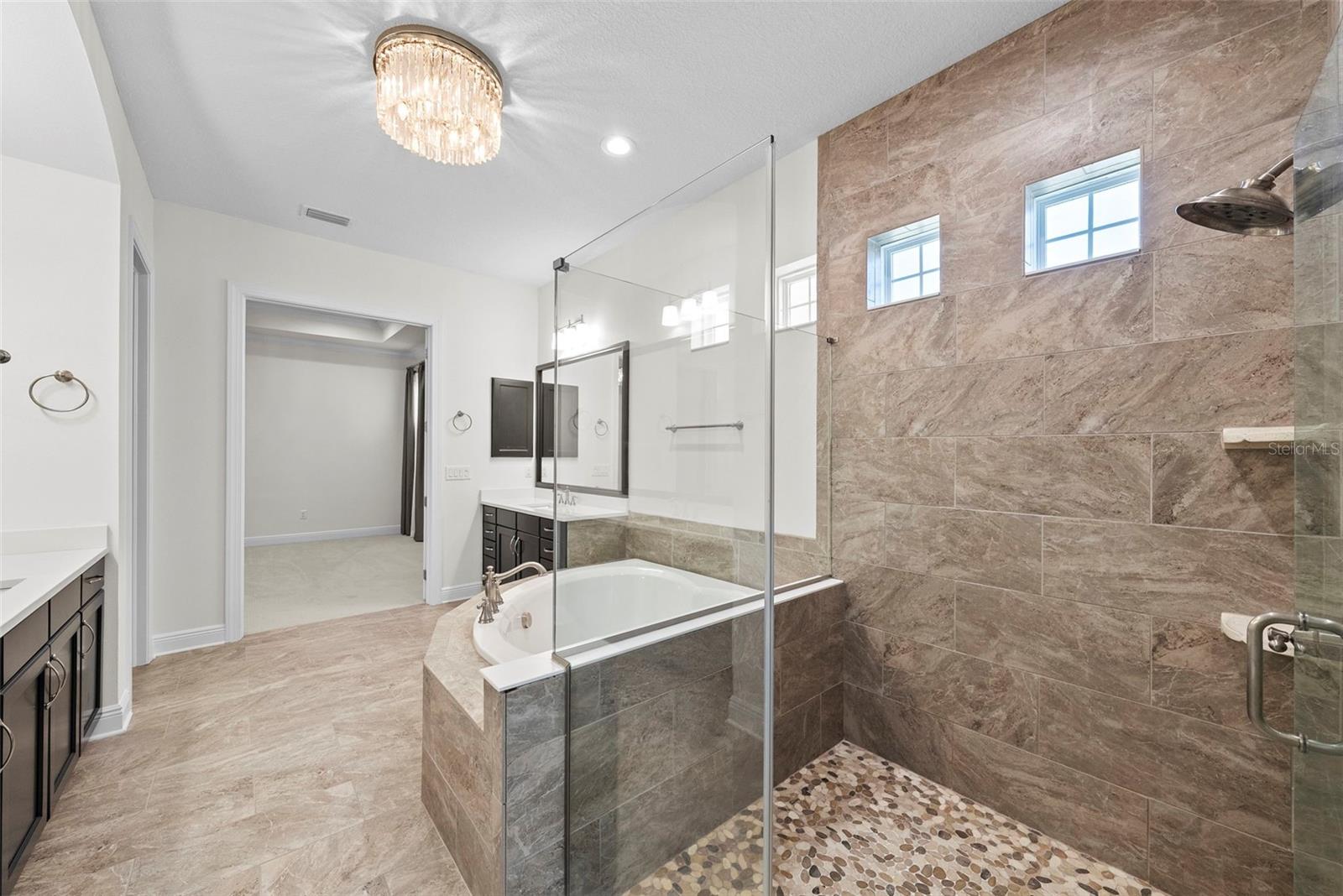 Listing photo id 26 for 3701 Jetton Avenue