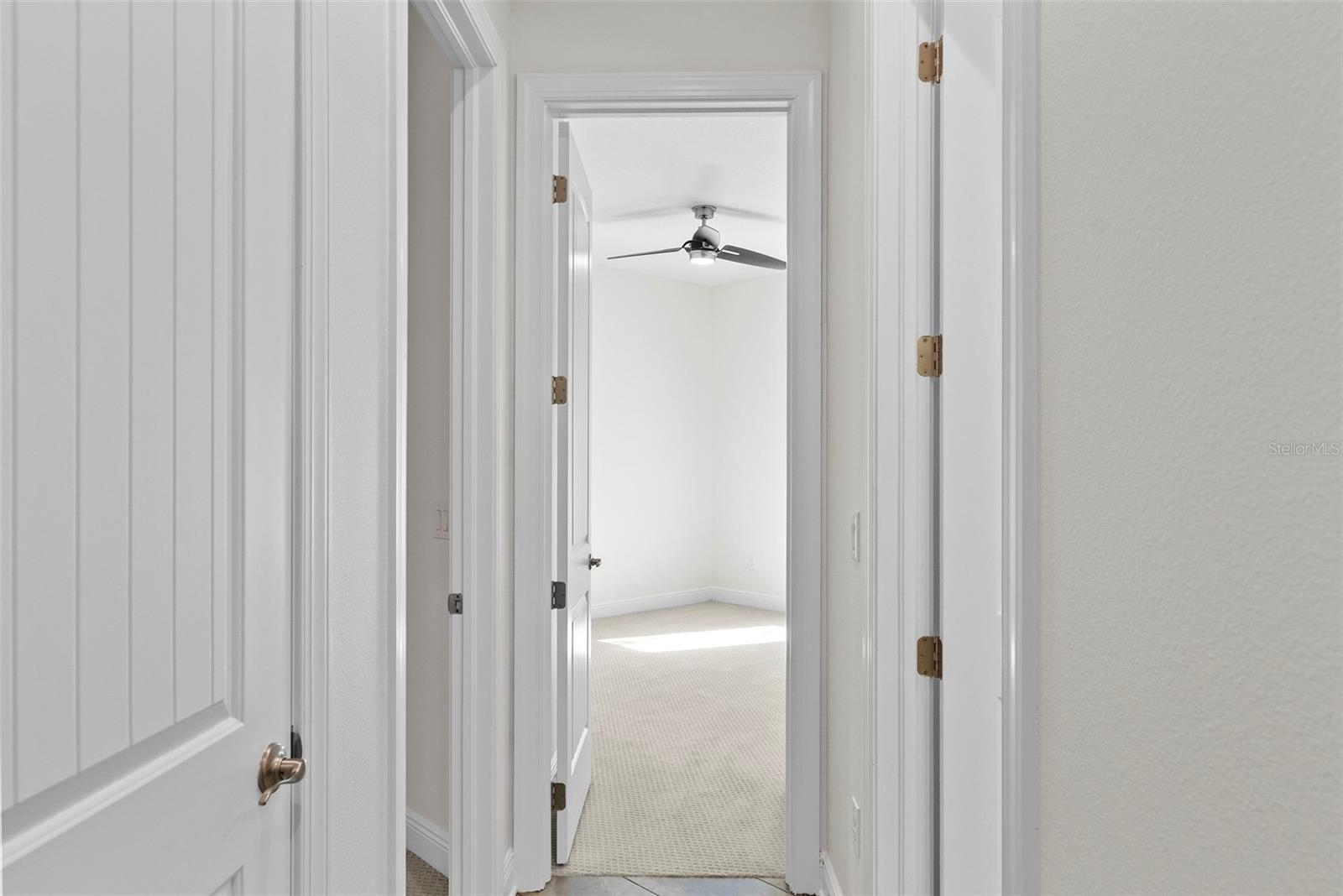 Listing photo id 34 for 3701 Jetton Avenue