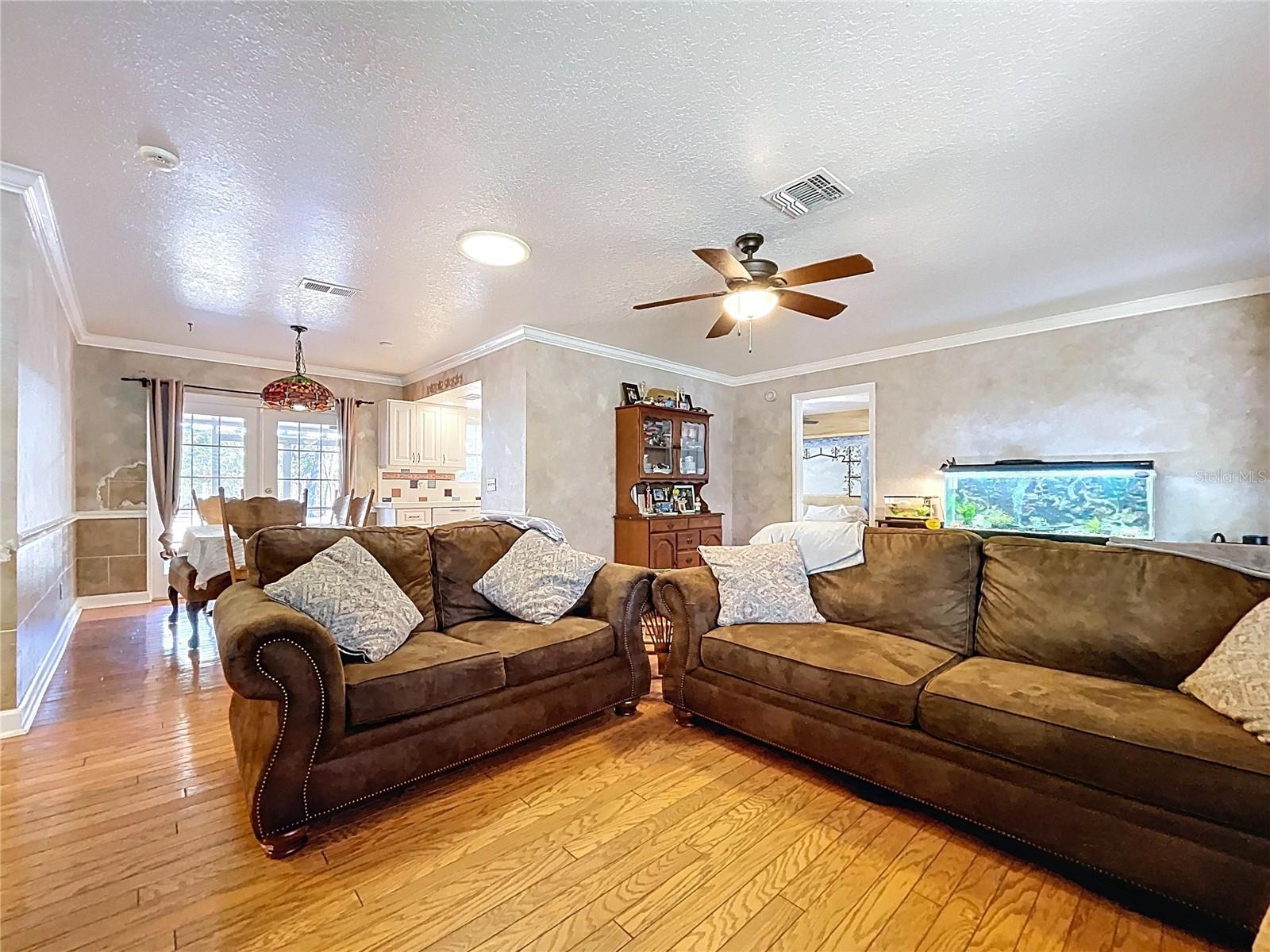 Listing photo id 8 for 37761 Oak Forrest Drive