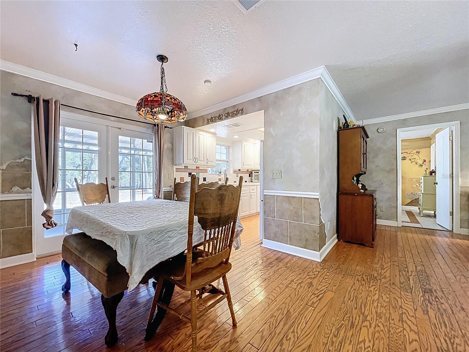 Listing photo id 11 for 37761 Oak Forrest Drive