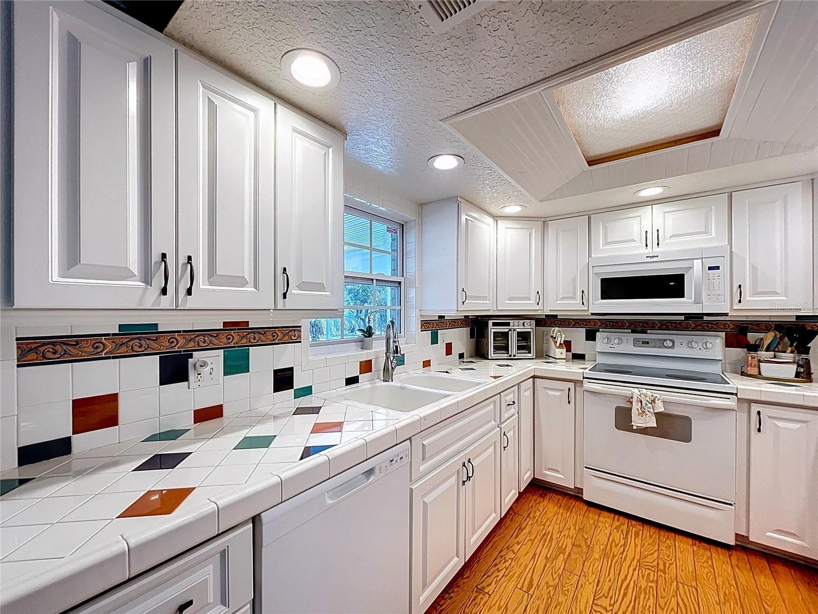 Listing photo id 14 for 37761 Oak Forrest Drive