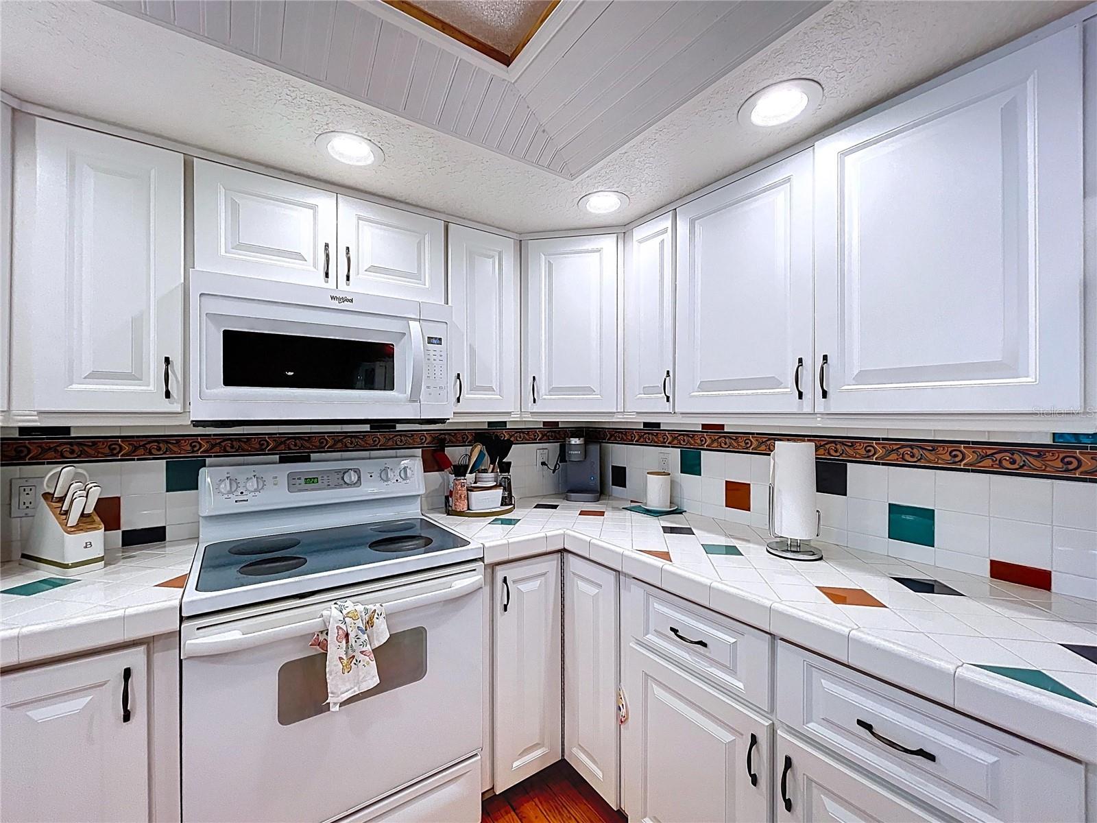 Listing photo id 15 for 37761 Oak Forrest Drive