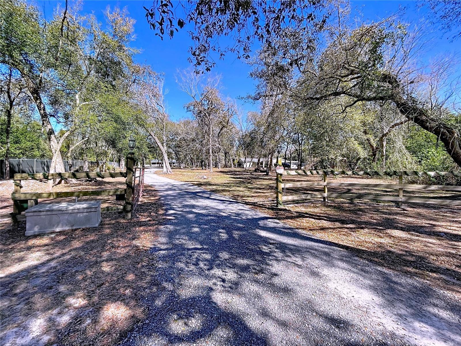 Listing photo id 43 for 37761 Oak Forrest Drive