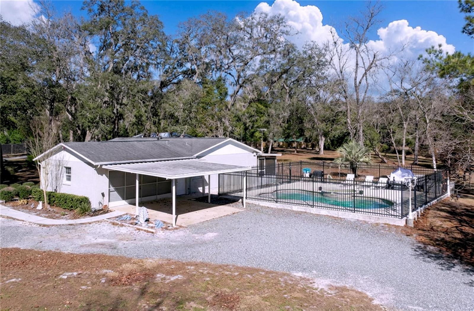 Listing photo id 3 for 37761 Oak Forrest Drive