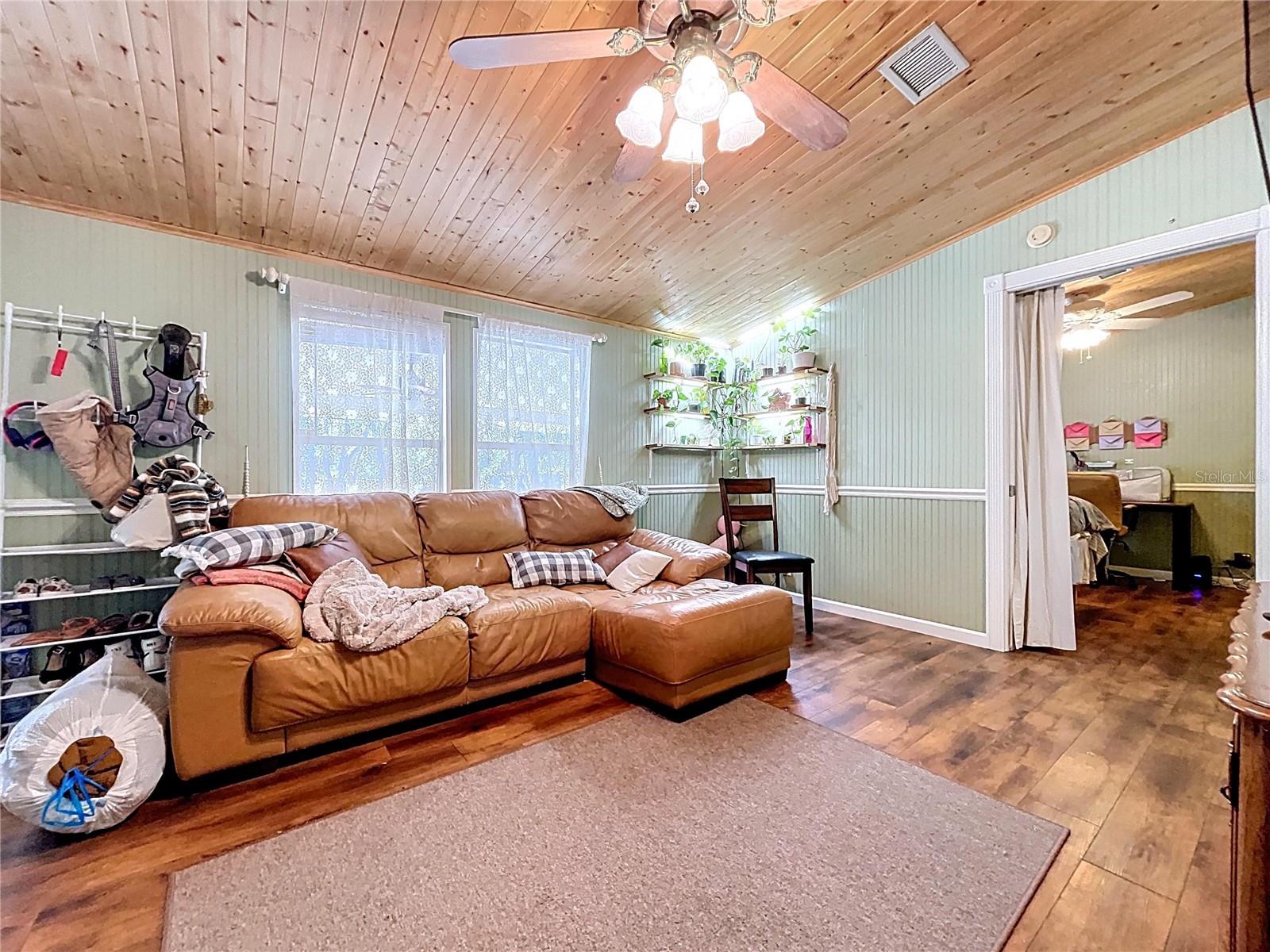 Listing photo id 53 for 37761 Oak Forrest Drive