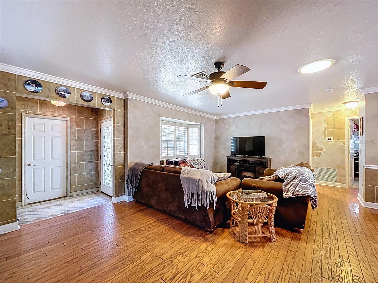 Listing photo id 6 for 37761 Oak Forrest Drive