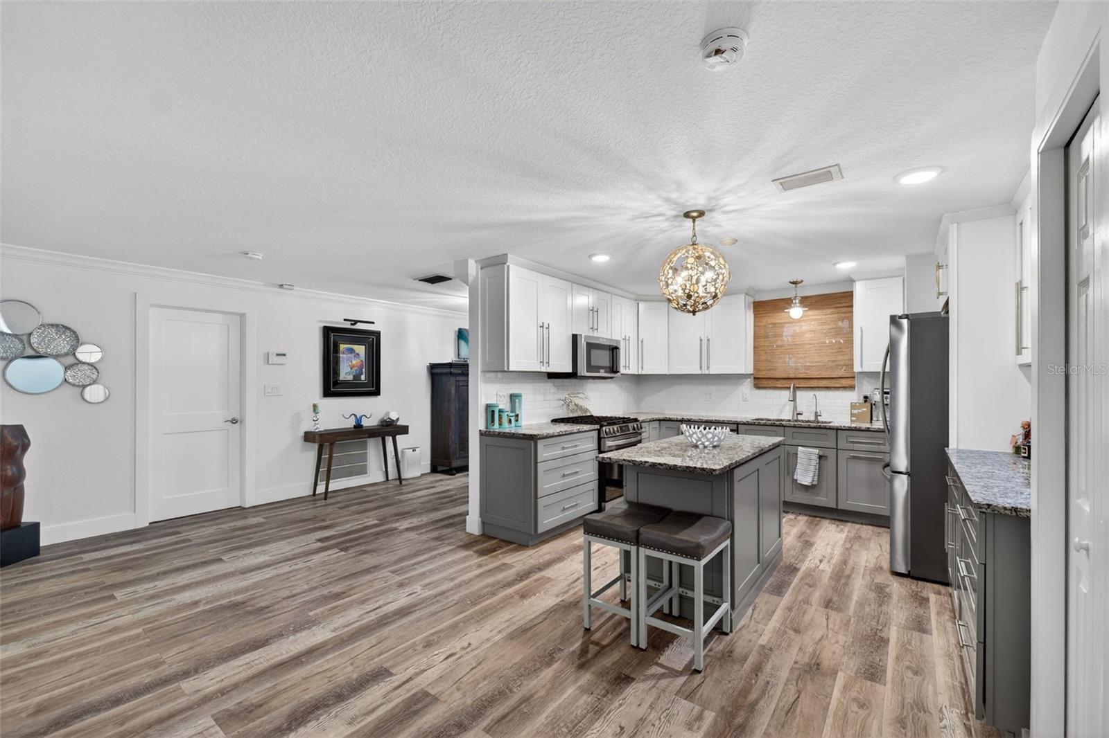 Listing photo id 15 for 136 Windward Island