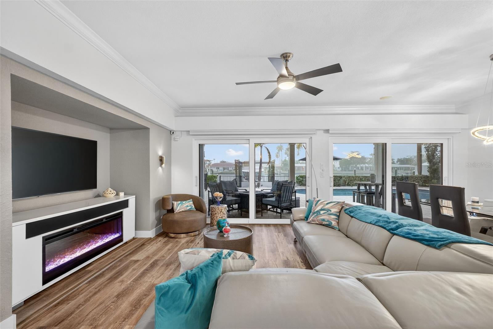 Listing photo id 17 for 136 Windward Island