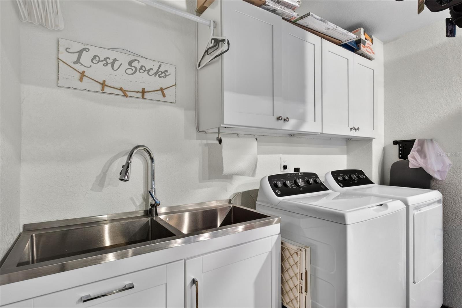 Listing photo id 24 for 136 Windward Island