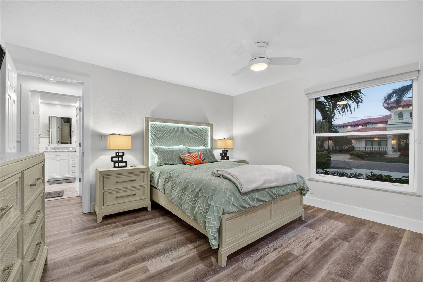 Listing photo id 26 for 136 Windward Island