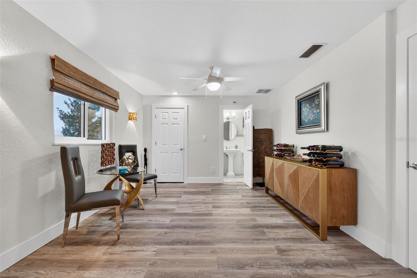 Listing photo id 30 for 136 Windward Island