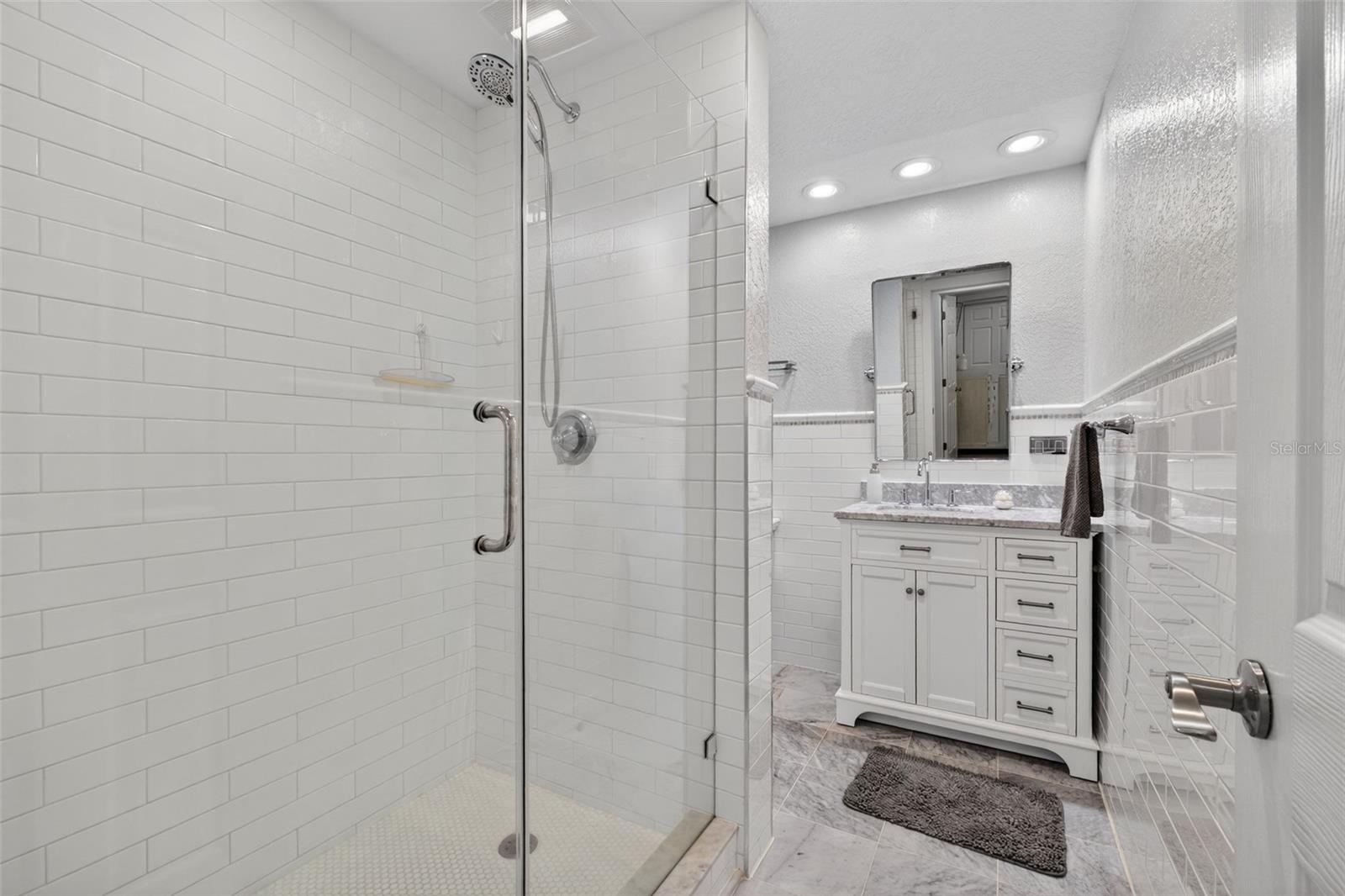 Listing photo id 32 for 136 Windward Island