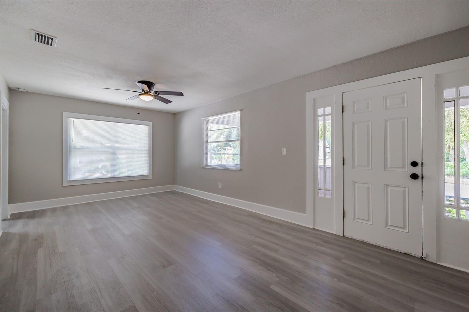 Image 3 of 30 For 1401 12th Street S