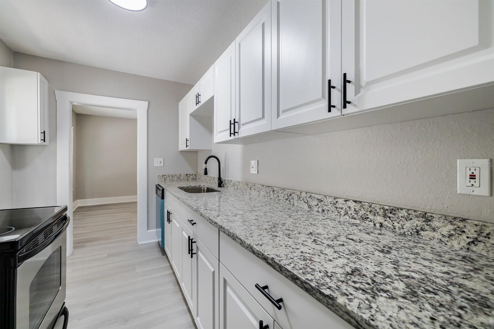 Image 9 of 30 For 1401 12th Street S