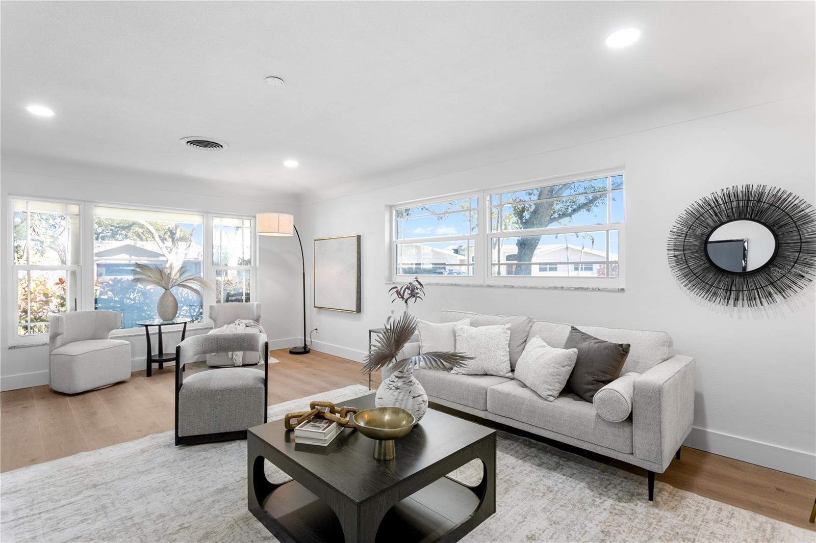 Listing photo id 27 for 1182 41st Avenue Ne