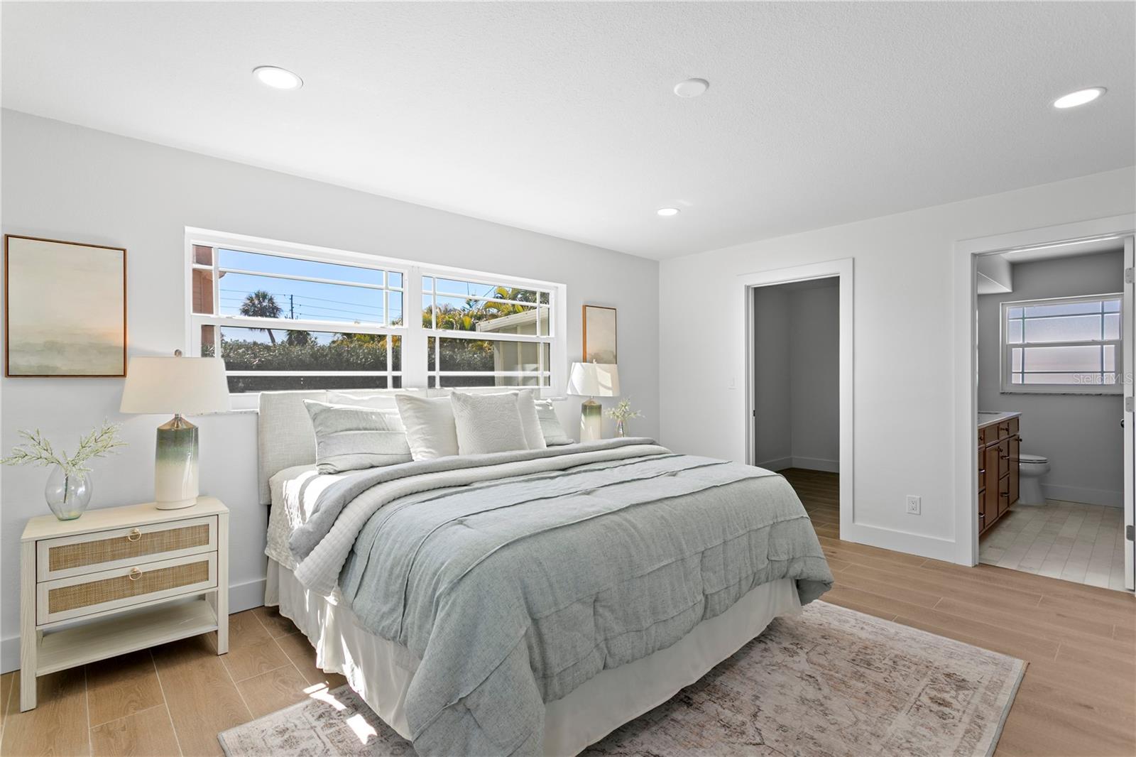 Listing photo id 40 for 1182 41st Avenue Ne