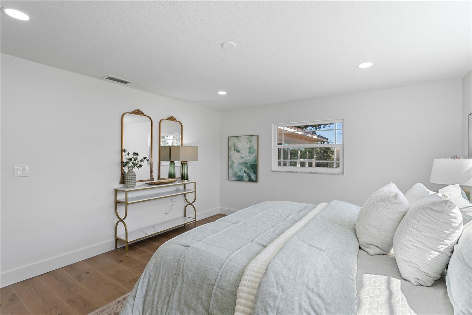 Listing photo id 41 for 1182 41st Avenue Ne