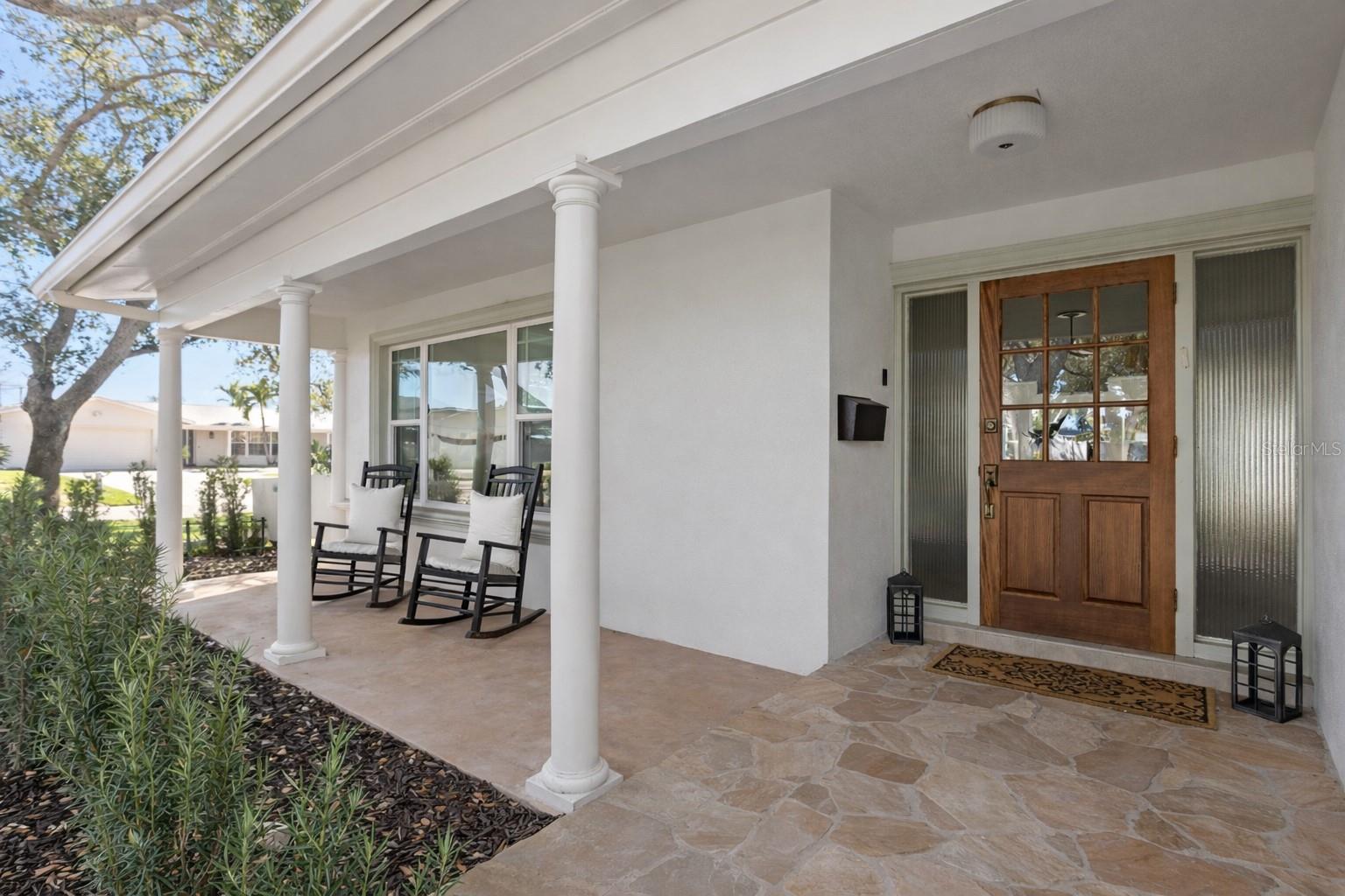 Listing photo id 3 for 1182 41st Avenue Ne