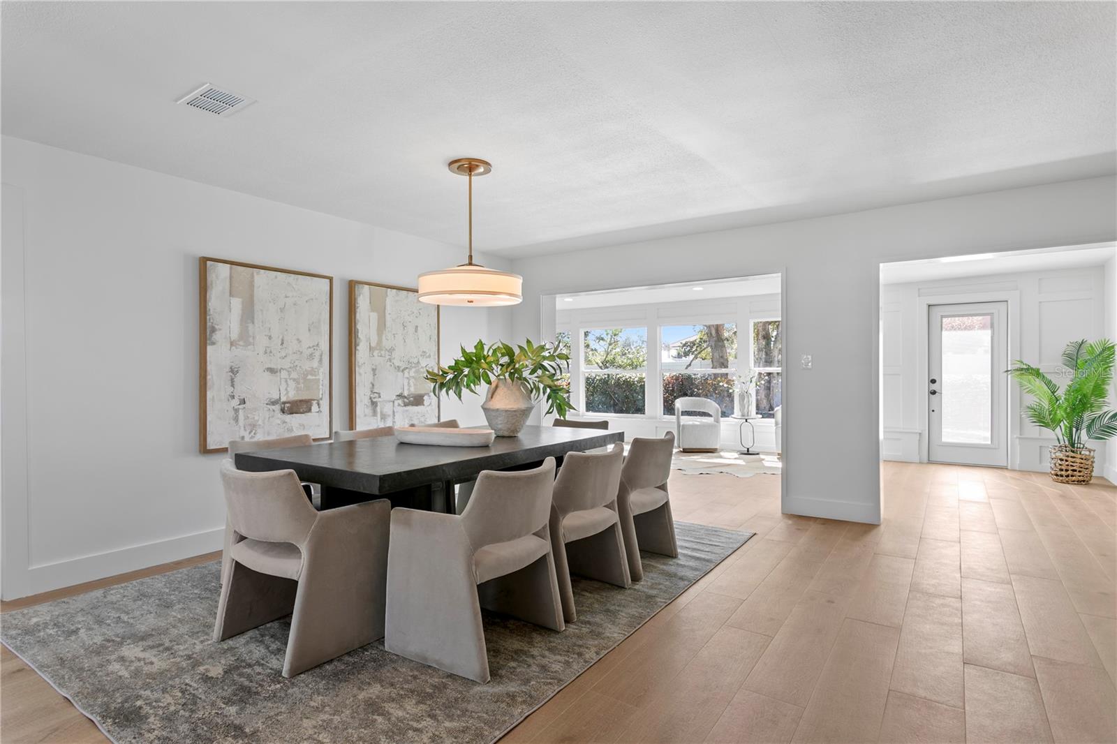 Listing photo id 6 for 1182 41st Avenue Ne