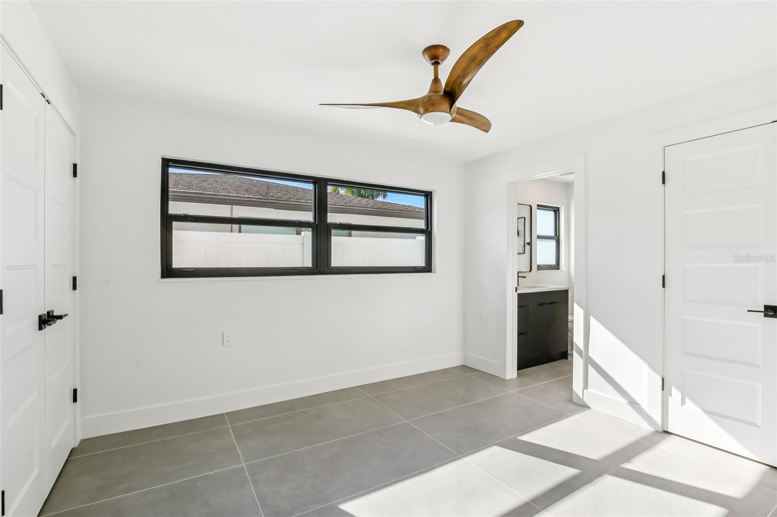 Image 21 of 52 For 12125 5th Street E