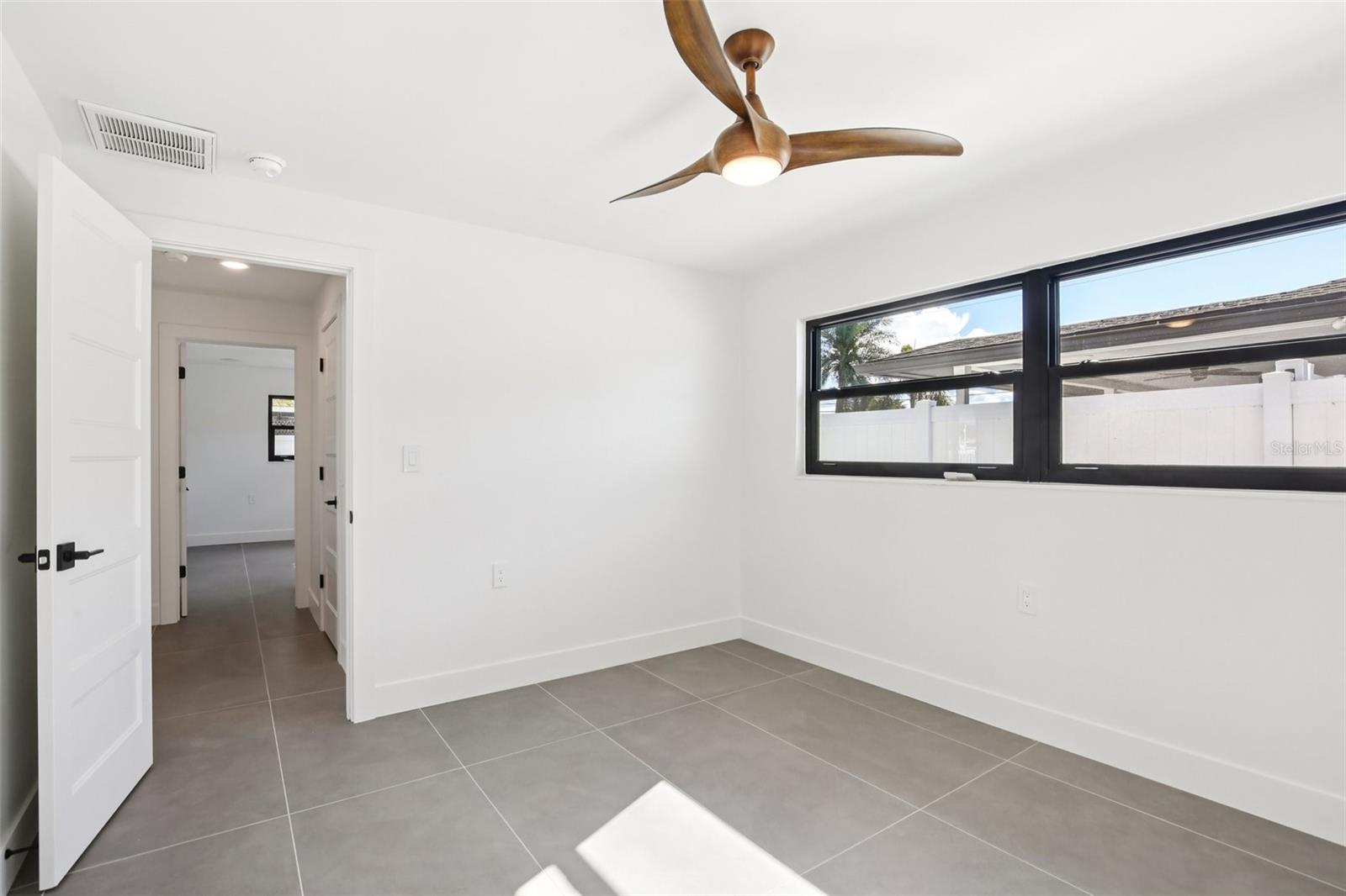 Image 27 of 52 For 12125 5th Street E