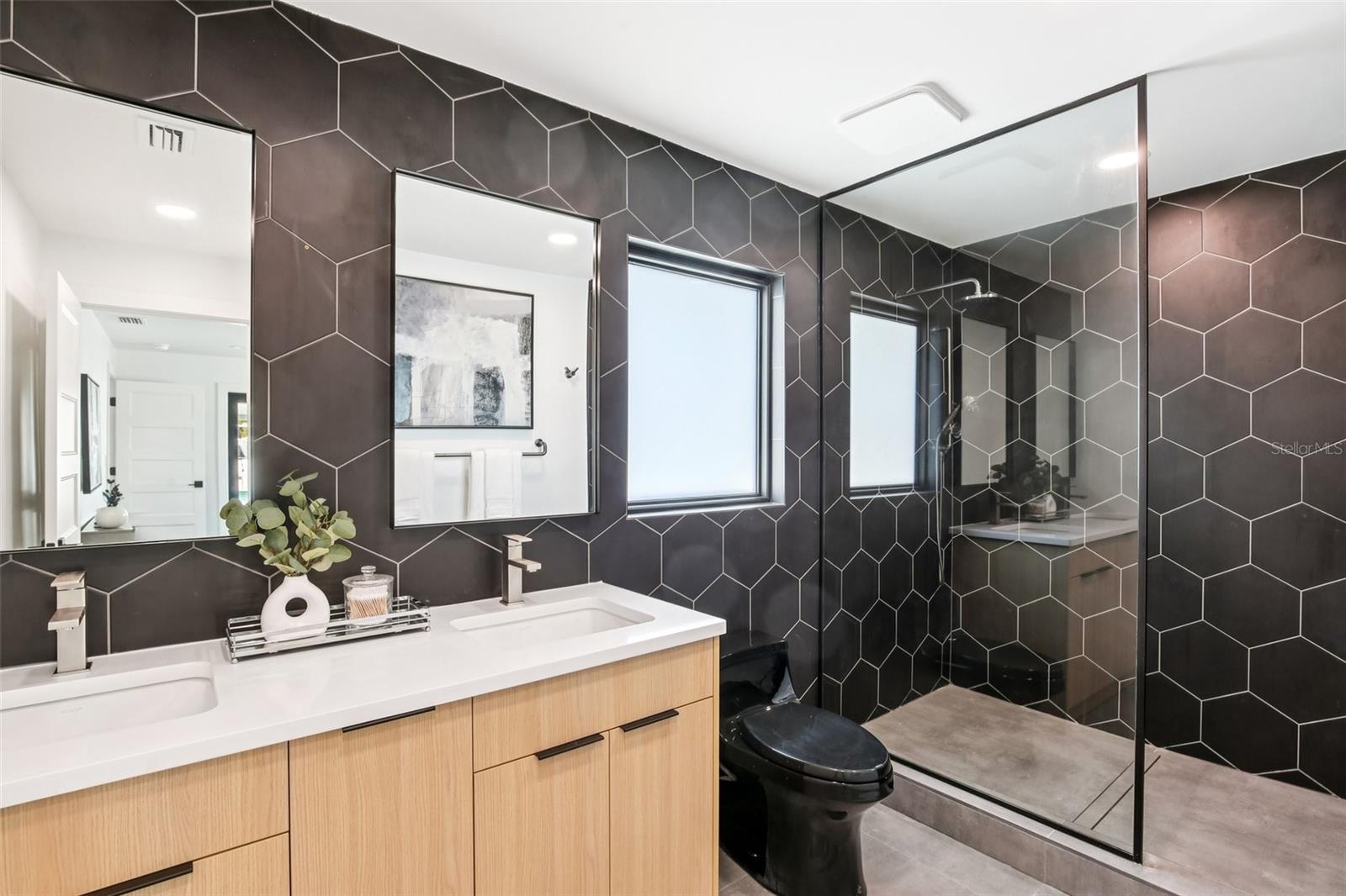 Image 37 of 52 For 12125 5th Street E